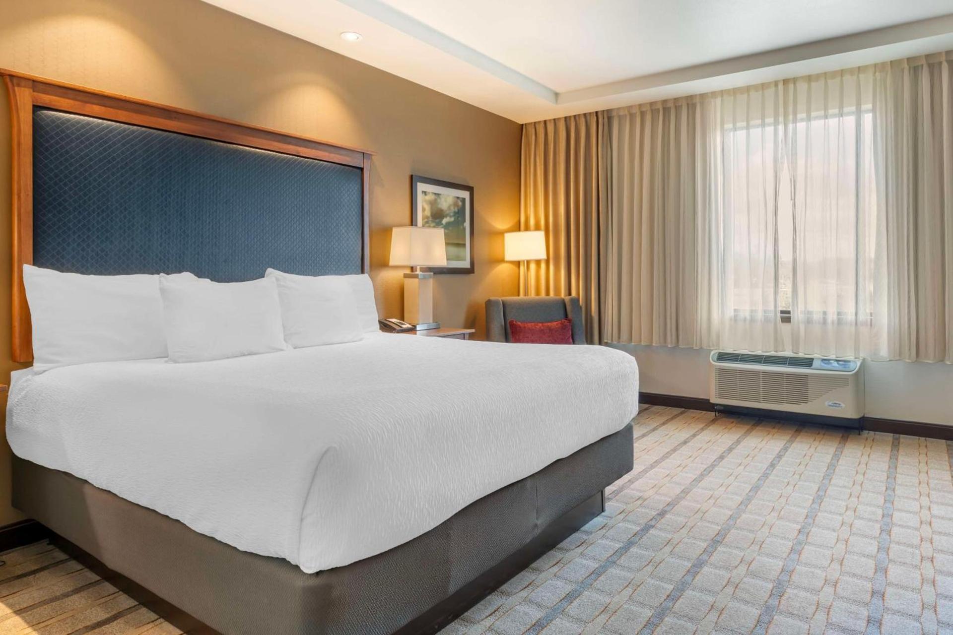 Best Western Premier Boulder Falls Inn photo 36