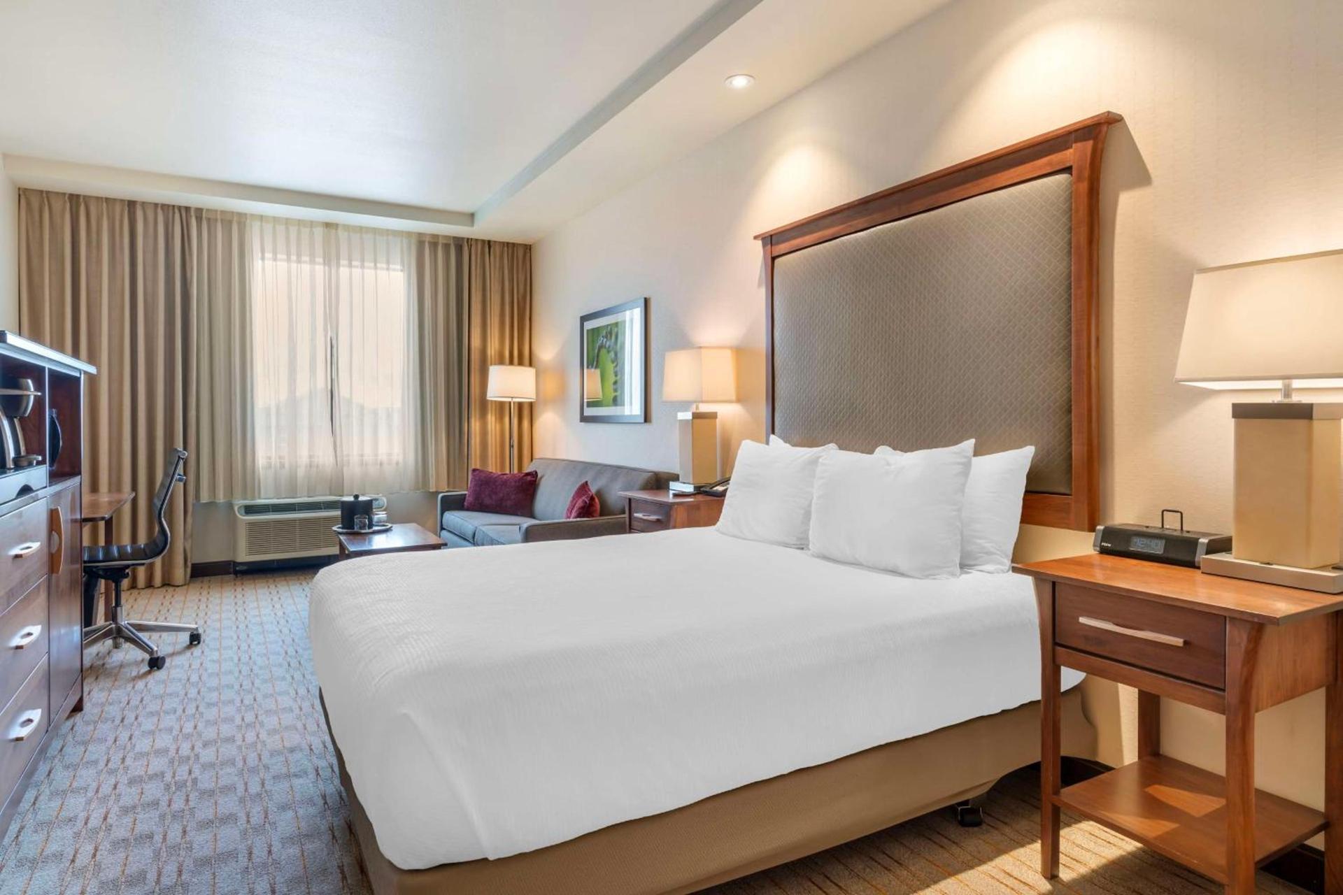 Best Western Premier Boulder Falls Inn photo 38