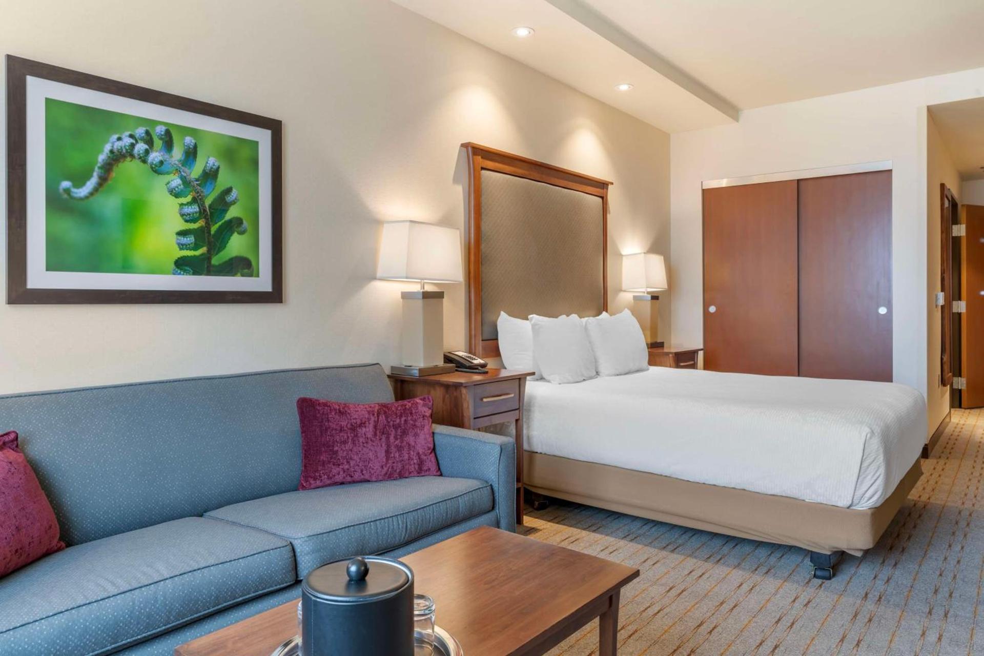 Best Western Premier Boulder Falls Inn photo 39