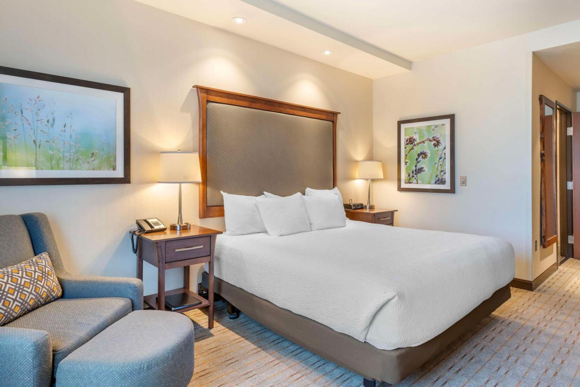 Best Western Premier Boulder Falls Inn photo 43