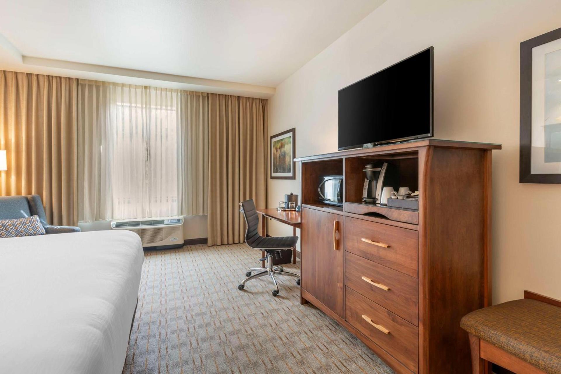 Best Western Premier Boulder Falls Inn photo 47
