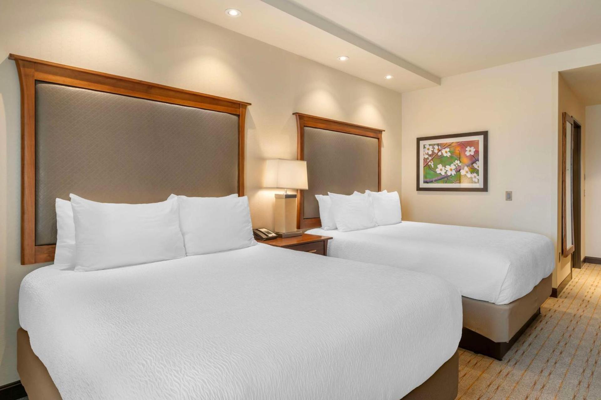 Best Western Premier Boulder Falls Inn photo 55