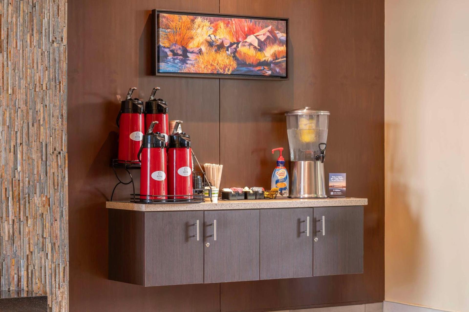 Best Western Premier Boulder Falls Inn photo 56