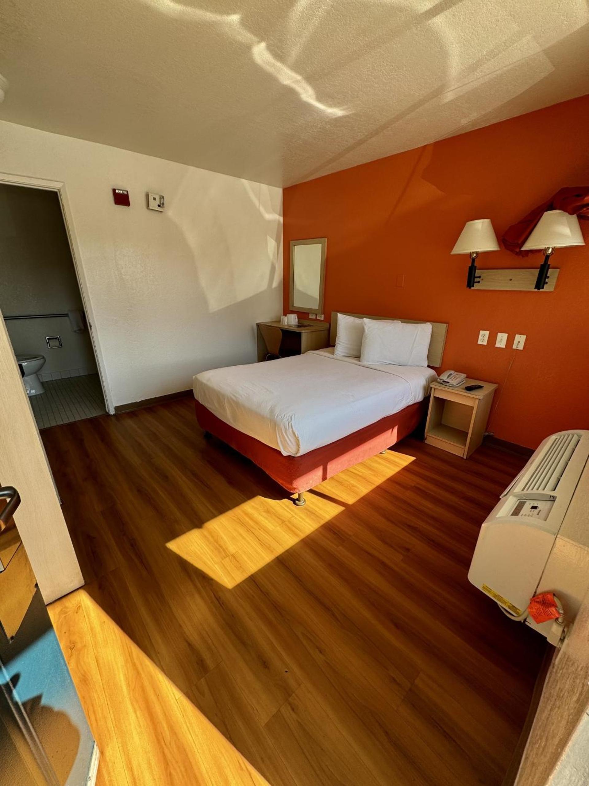 Motel 6-Stanton, CA- Anaheim West photo 68