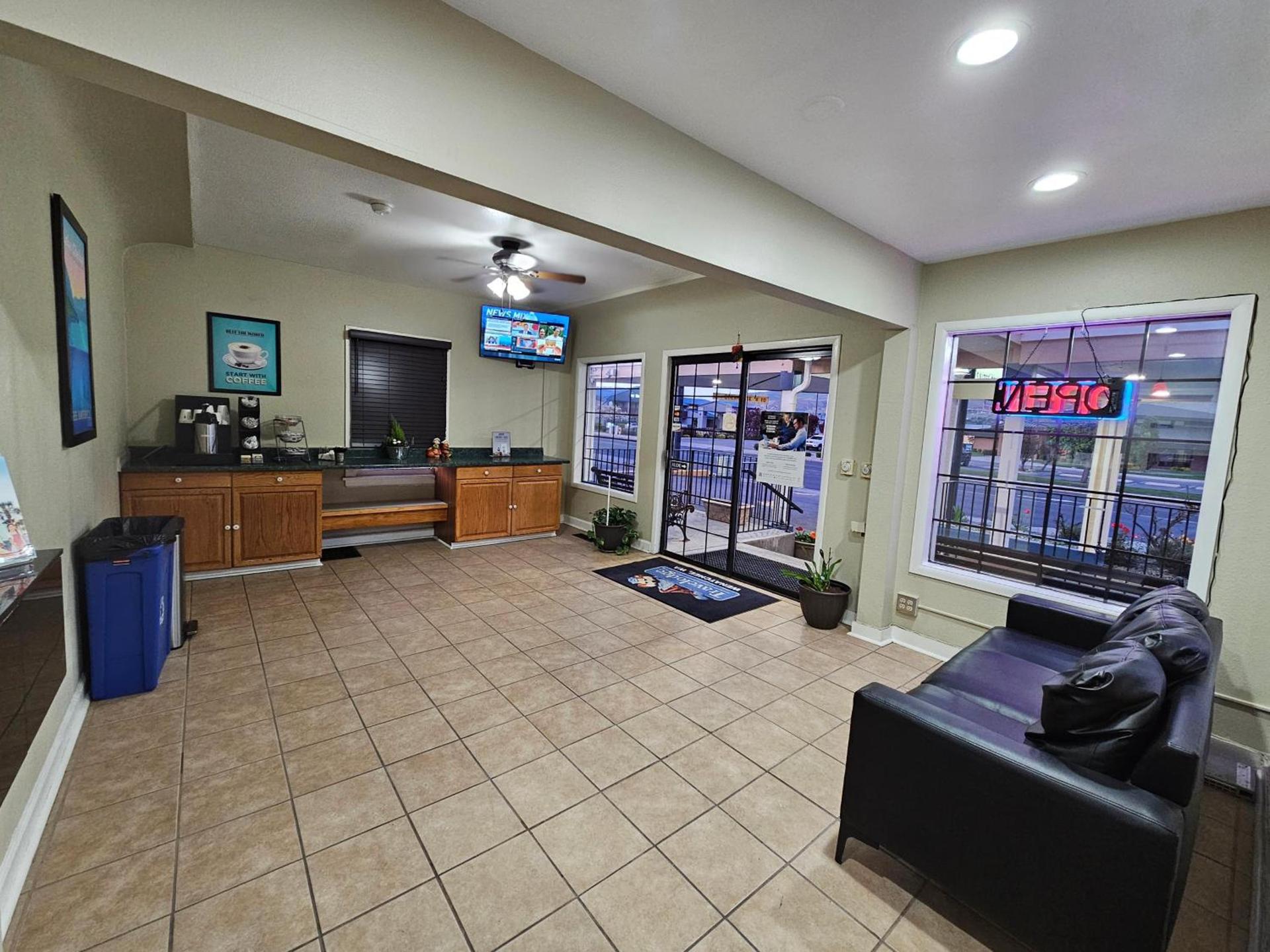 Travelodge by Wyndham Wenatchee photo 21