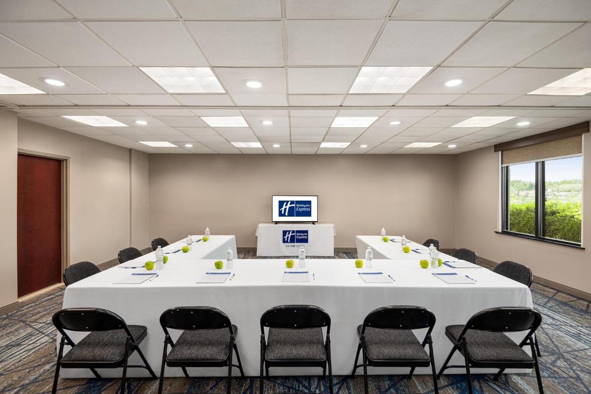 Holiday Inn Express & Suites Mobile West I-10 by IHG photo 32