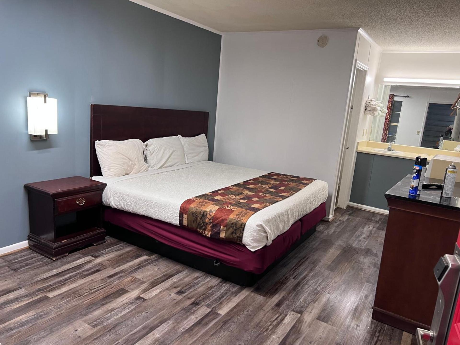 Smith Motel photo 16