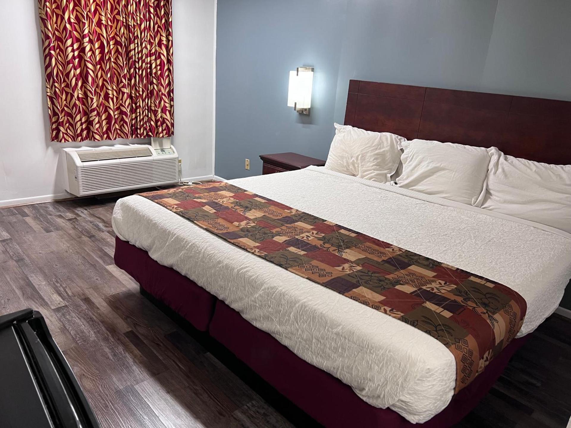 Smith Motel photo 14