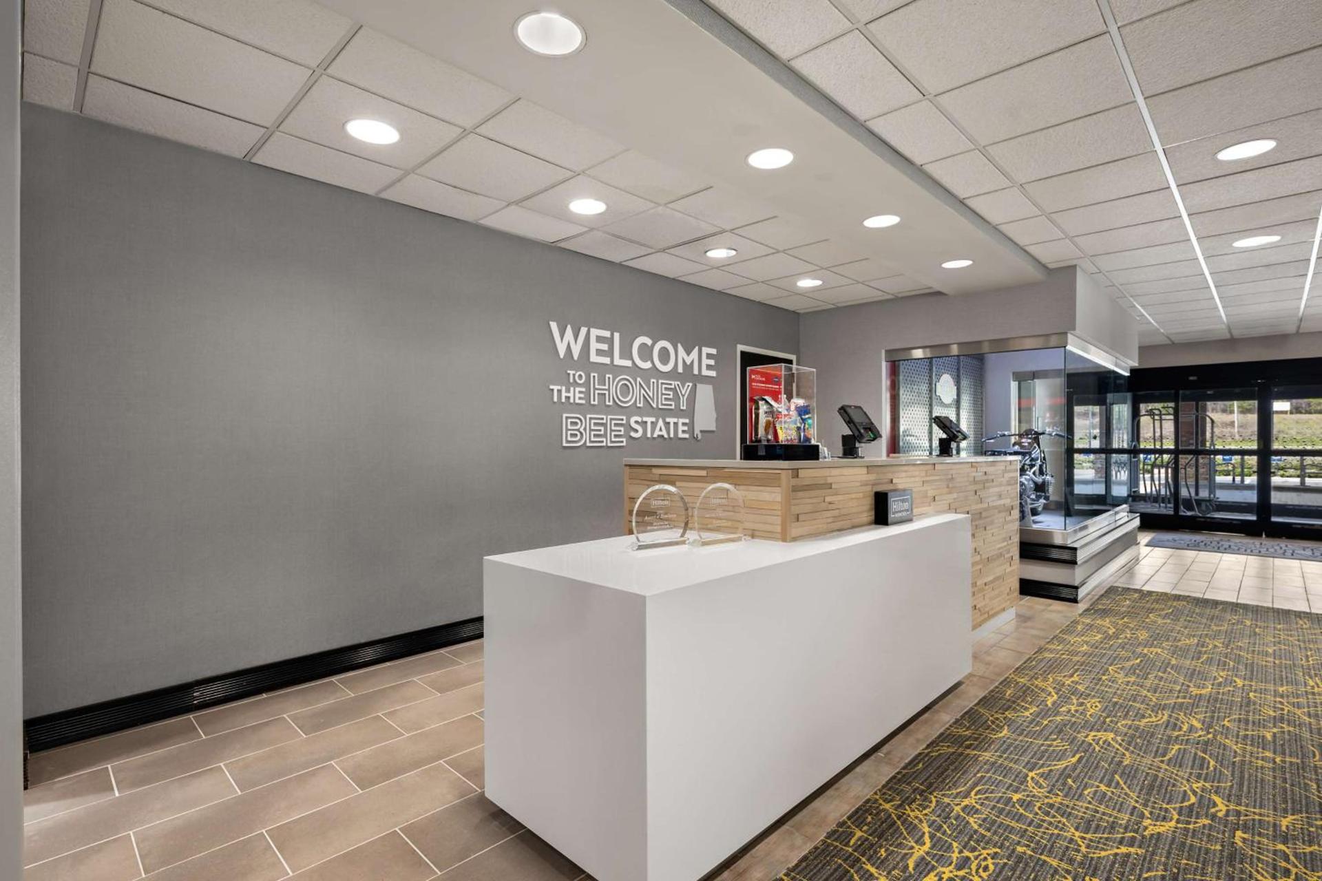 Hampton Inn Birmingham/Leeds photo 11