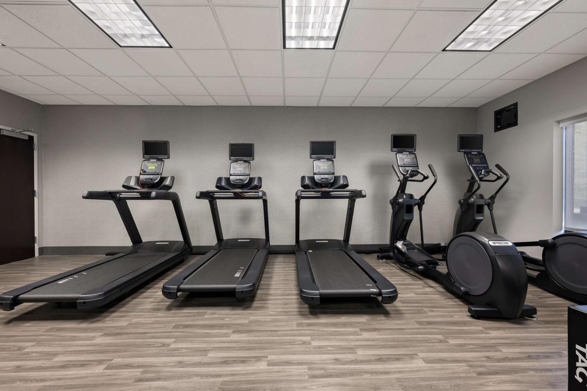 Hampton Inn Birmingham/Leeds photo 29
