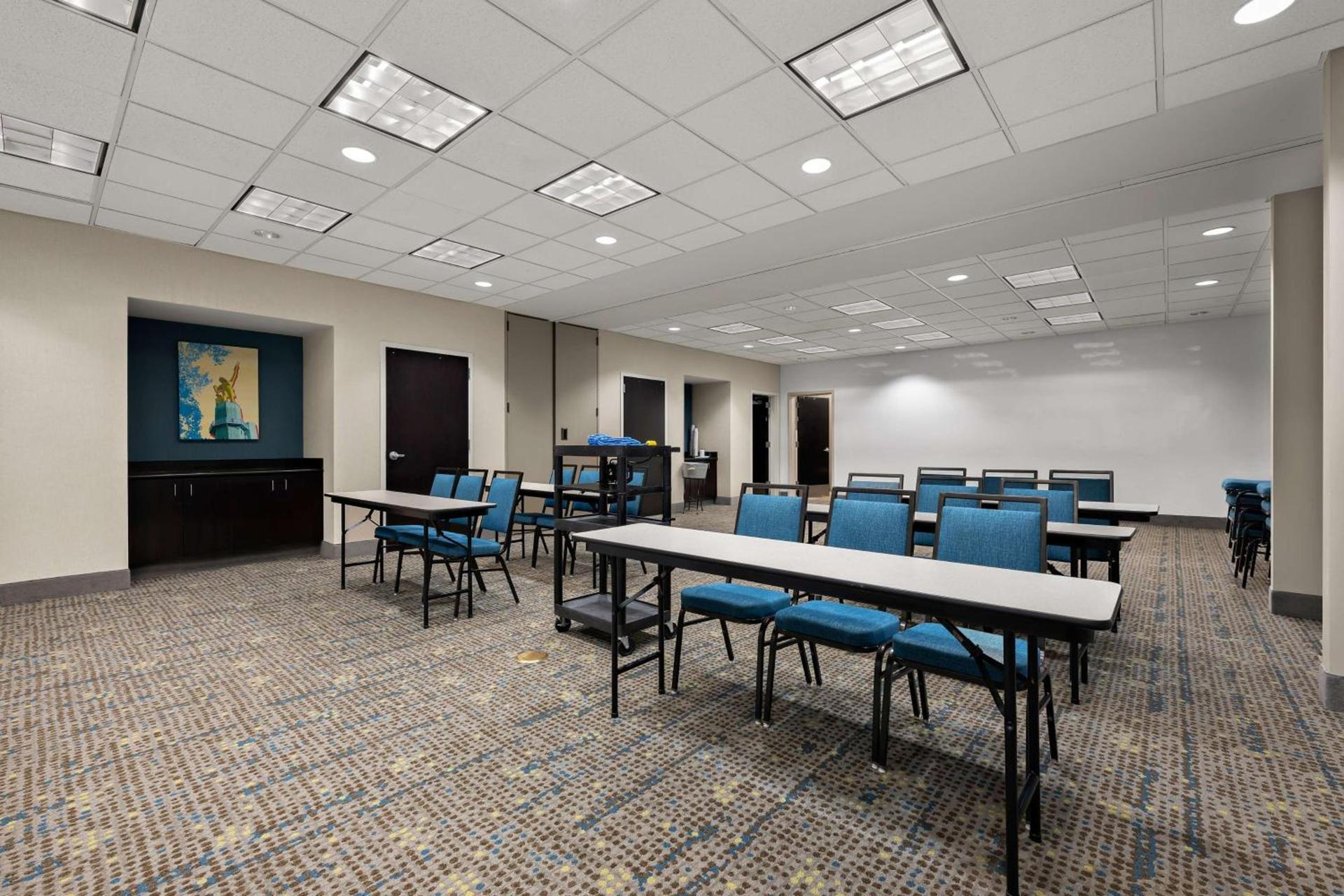 Hampton Inn Birmingham/Leeds photo 68
