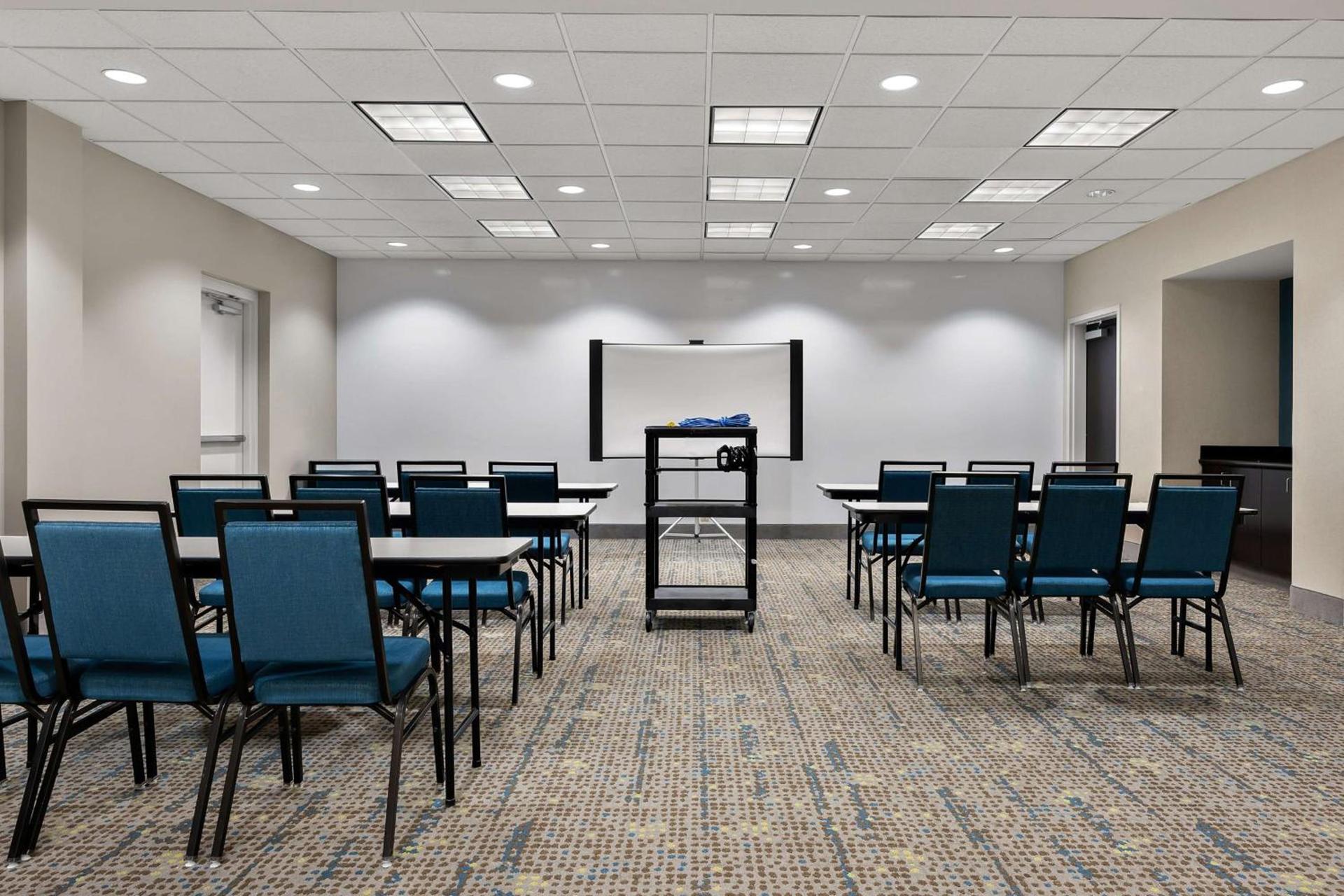 Hampton Inn Birmingham/Leeds photo 75