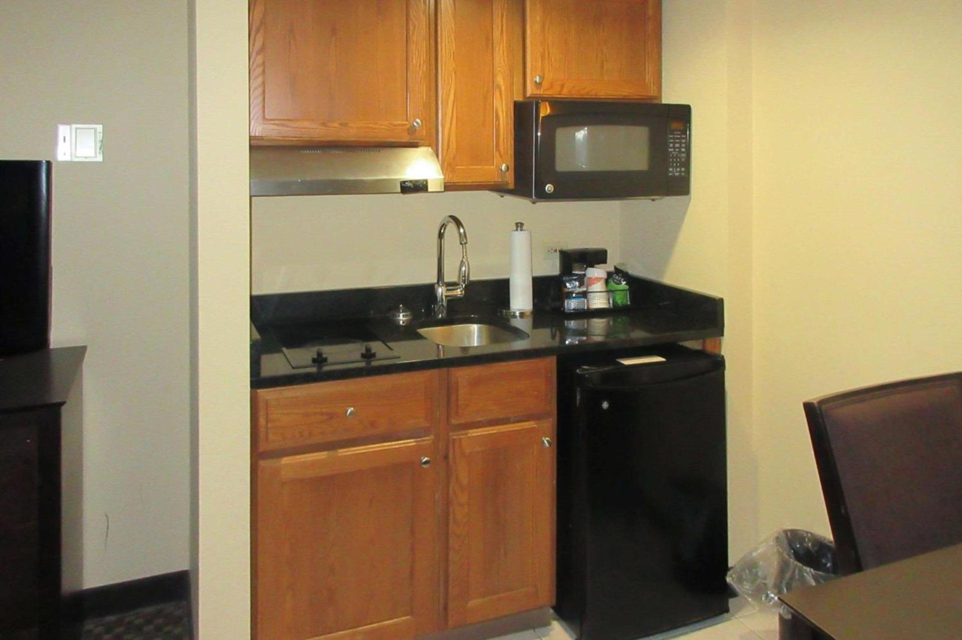 Comfort Inn & Suites Pittsburgh Fox Chapel photo 27