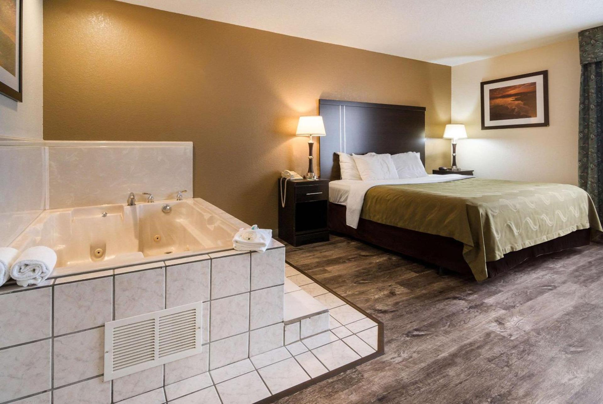 Quality Inn & Suites - Granbury photo 39