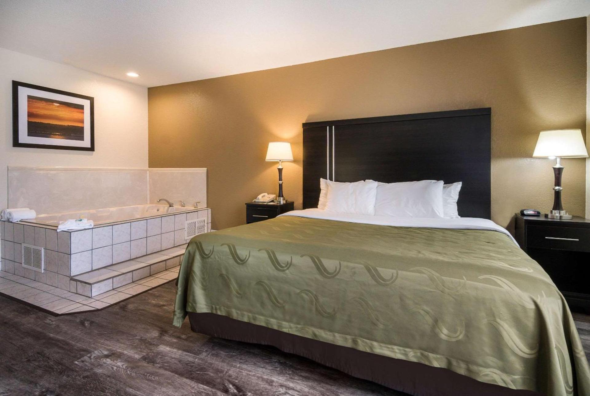 Quality Inn & Suites - Granbury photo 40