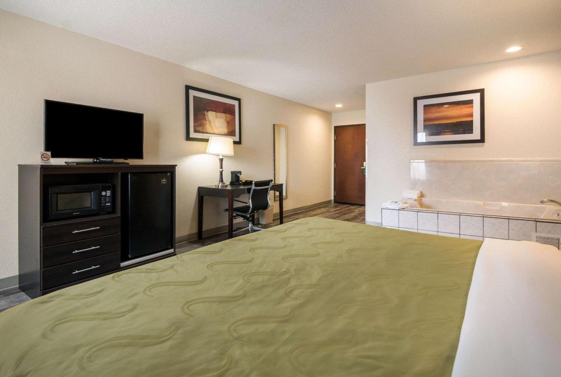 Quality Inn & Suites - Granbury photo 41