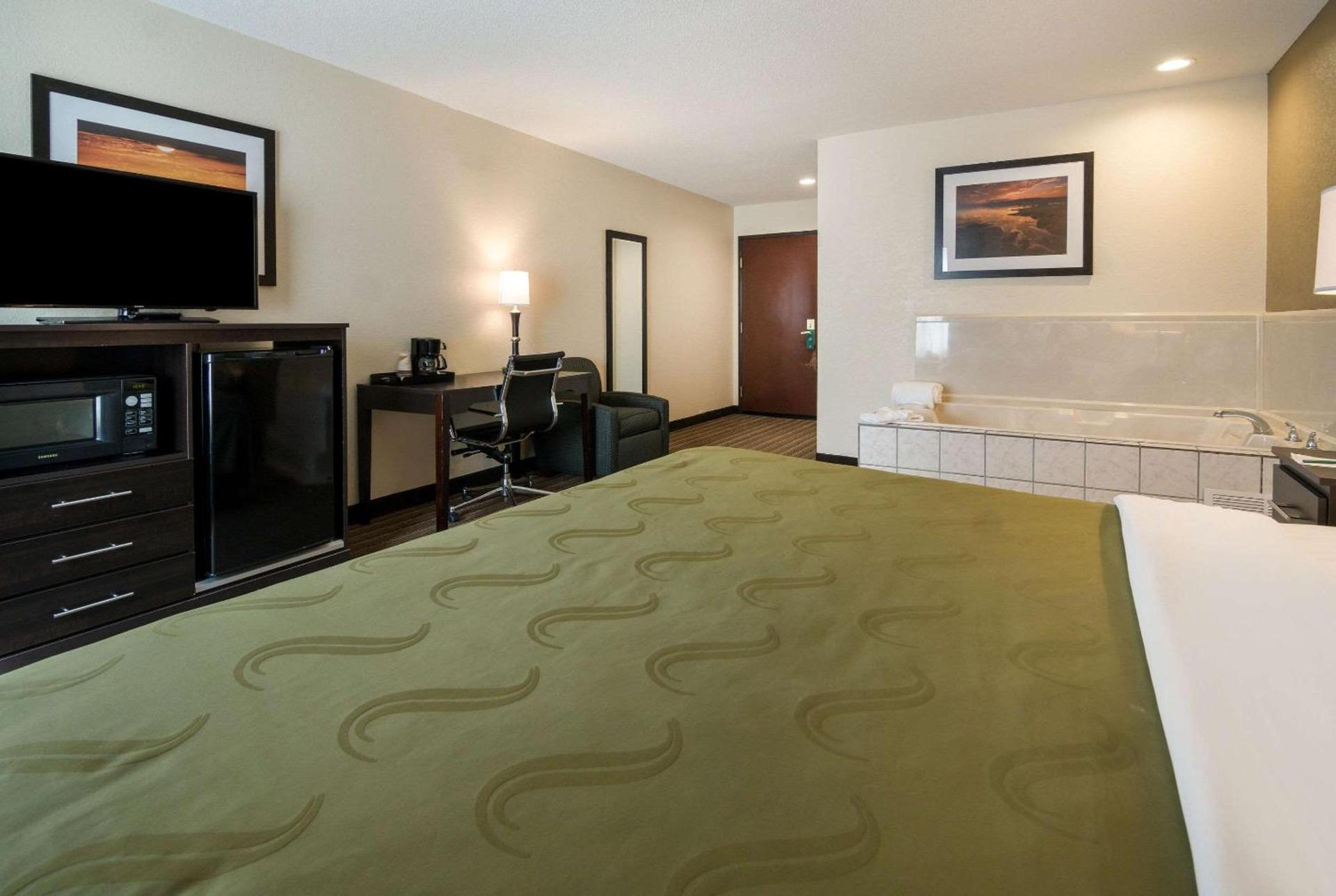 Quality Inn & Suites - Granbury photo 44