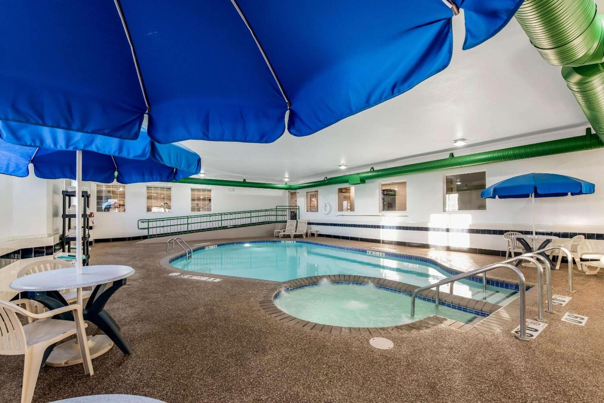 Sleep Inn & Suites Green Bay South photo 39