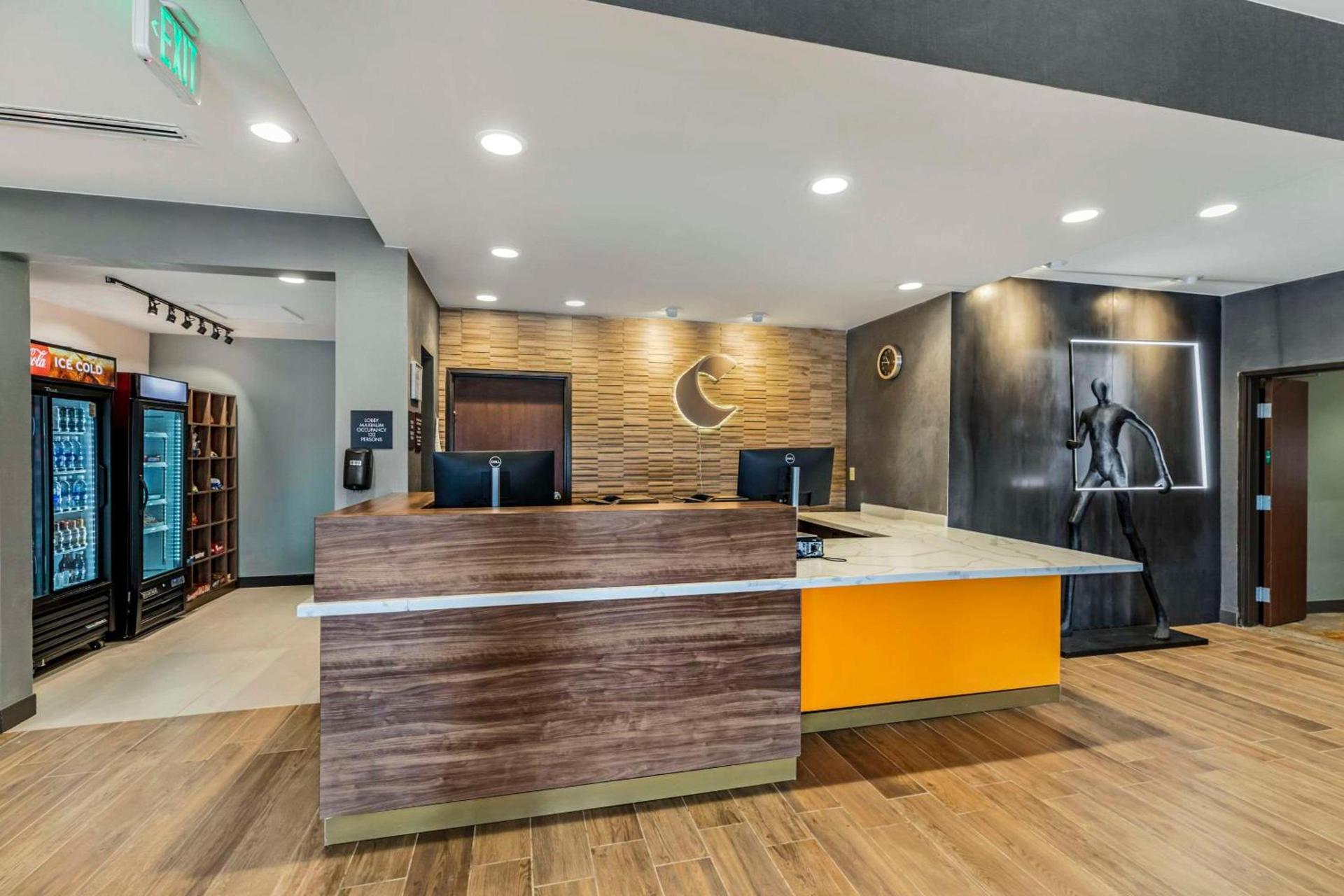 Comfort Suites Cheyenne photo 3