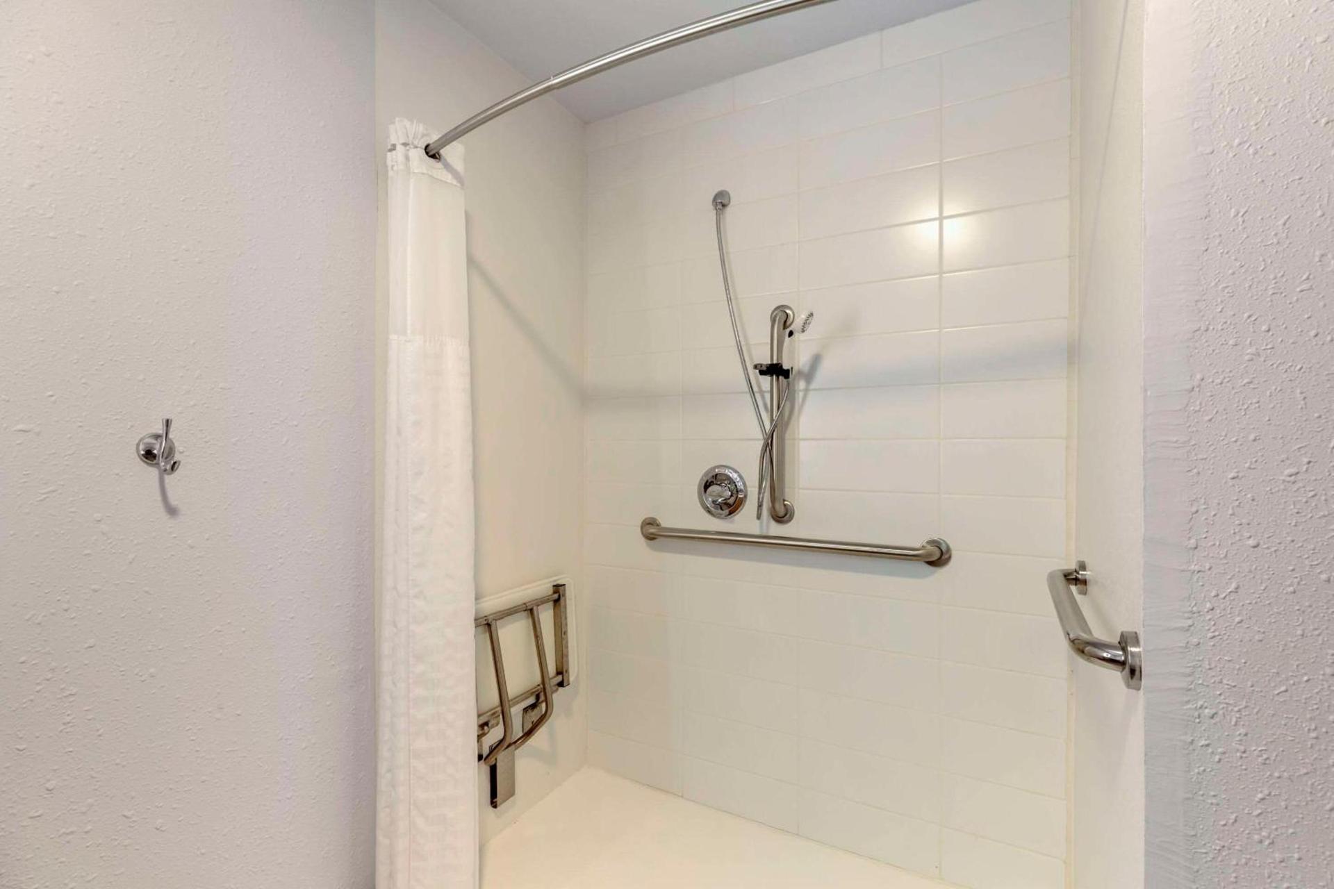 Comfort Suites Cheyenne photo 5
