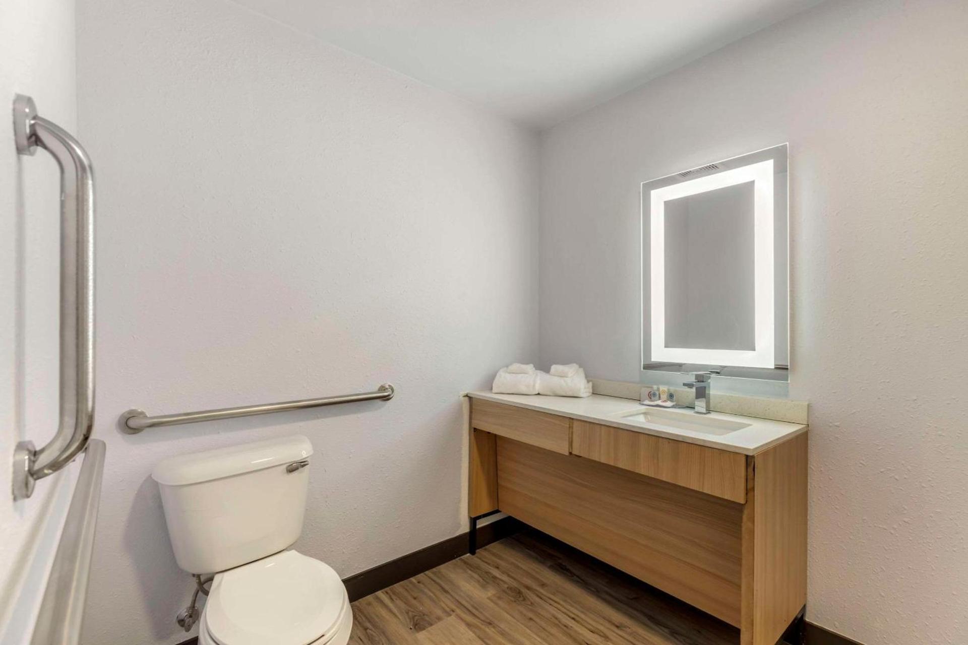Comfort Suites Cheyenne photo 6