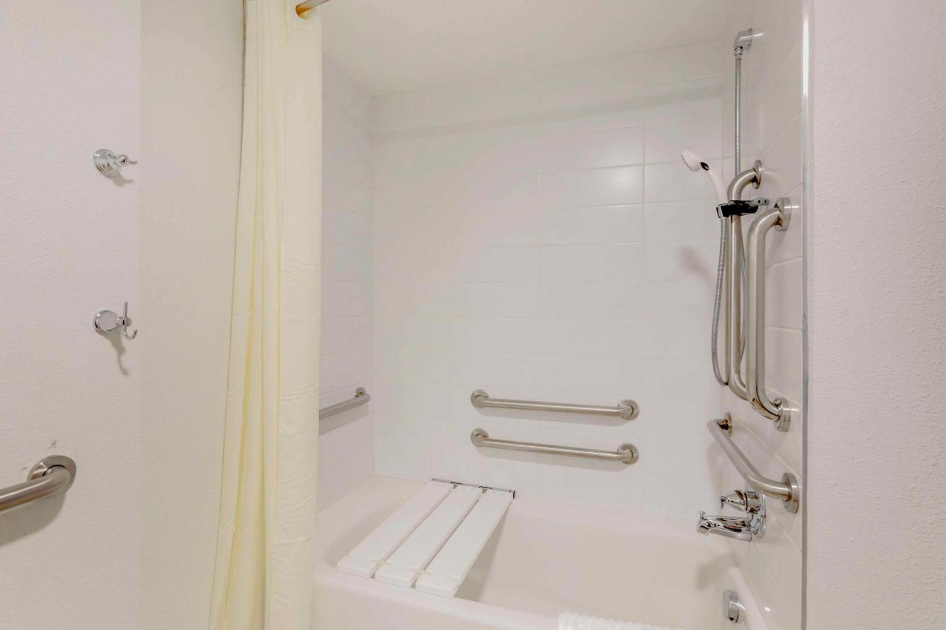 Comfort Suites Cheyenne photo 7