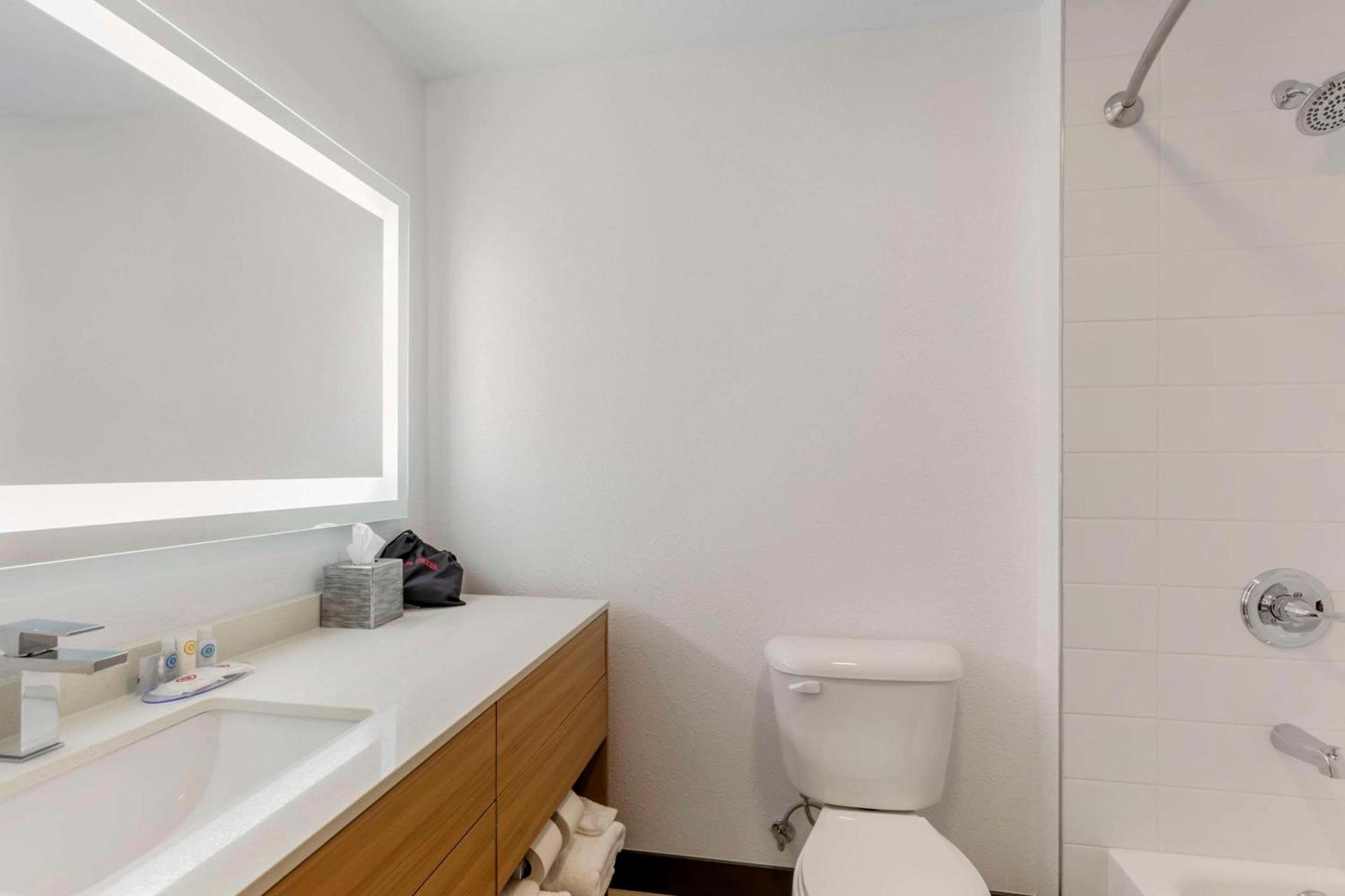 Comfort Suites Cheyenne photo 8