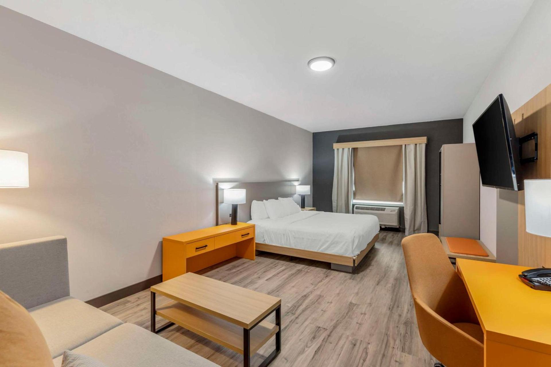 Comfort Suites Cheyenne photo 9