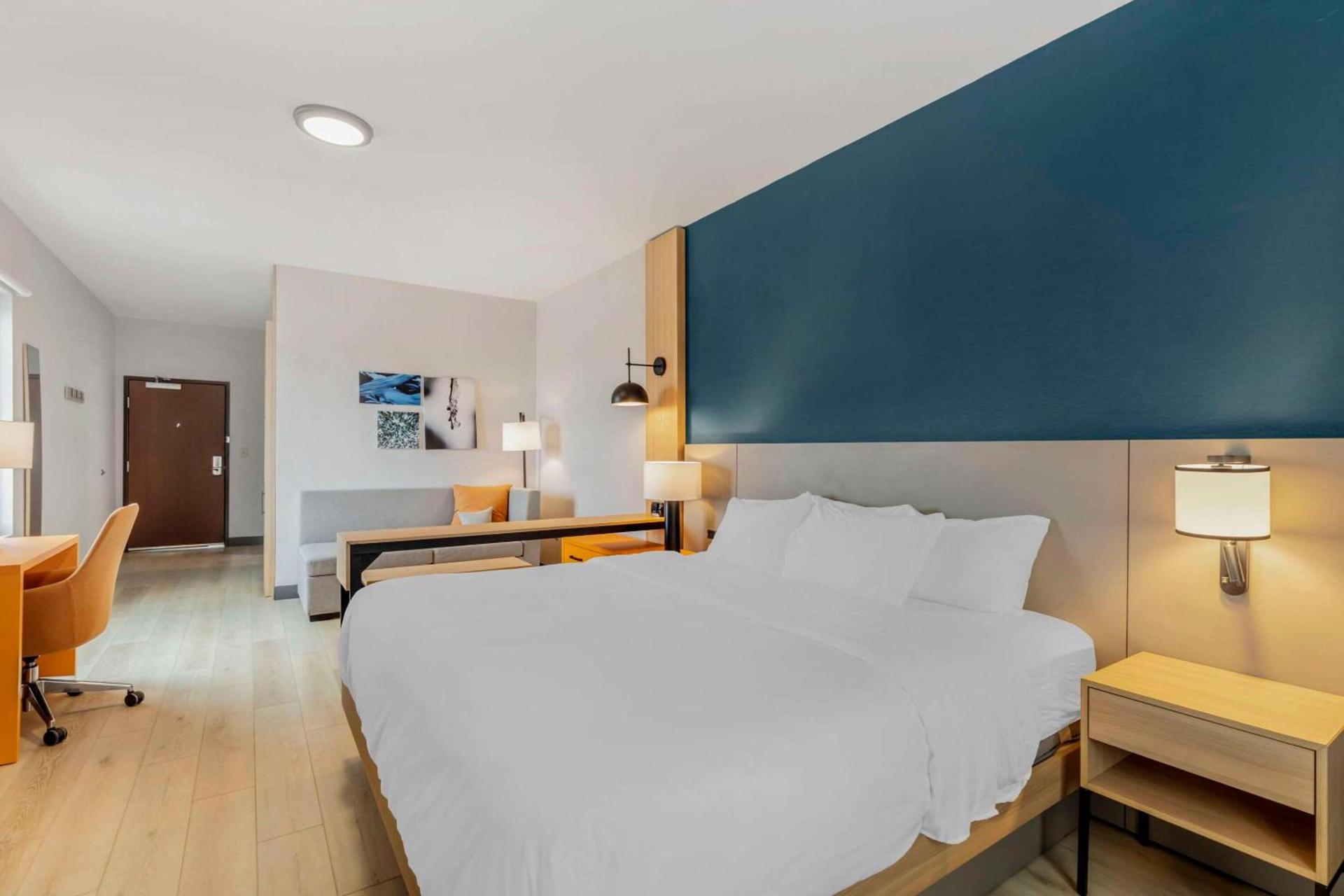 Comfort Suites Cheyenne photo 17