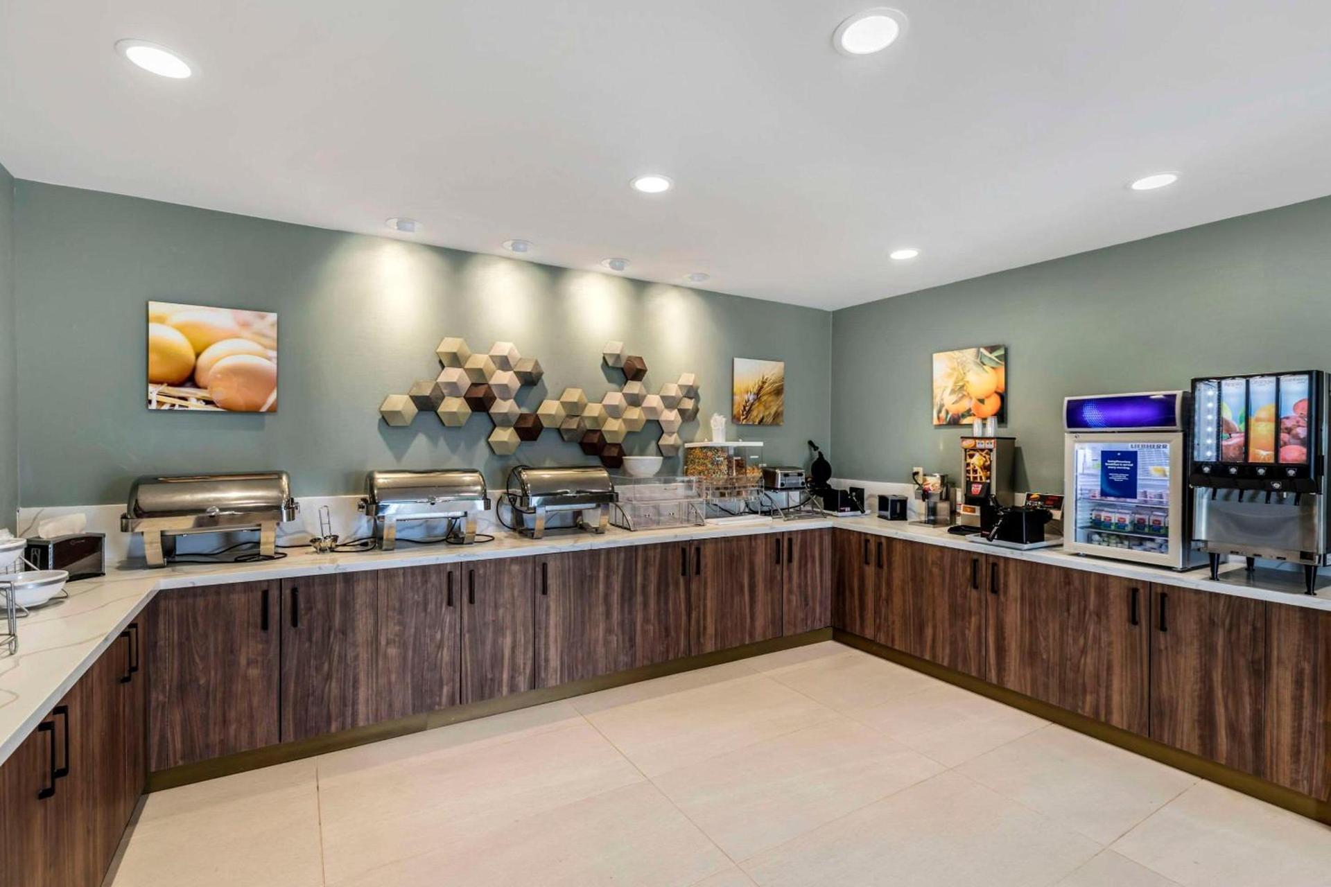 Comfort Suites Cheyenne photo 26