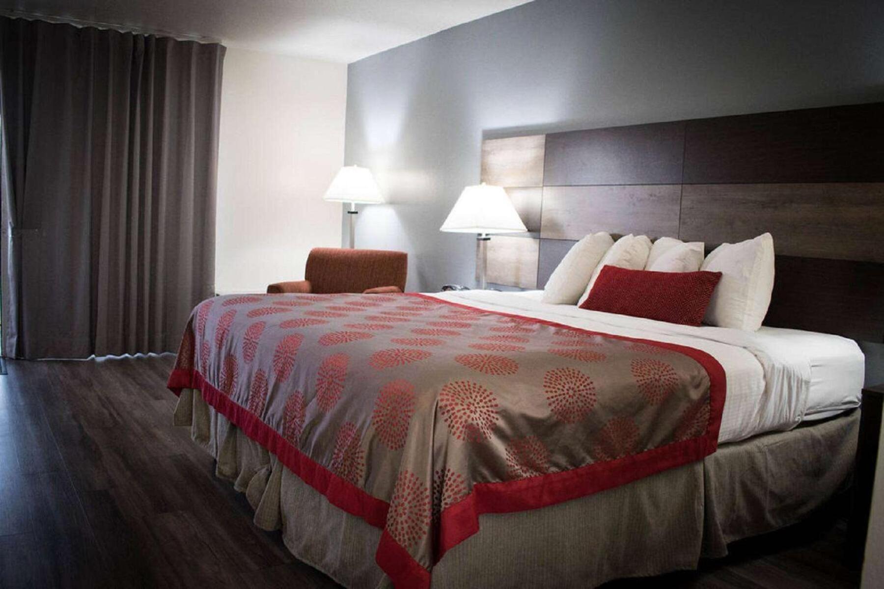 Ramada by Wyndham North Platte photo 59