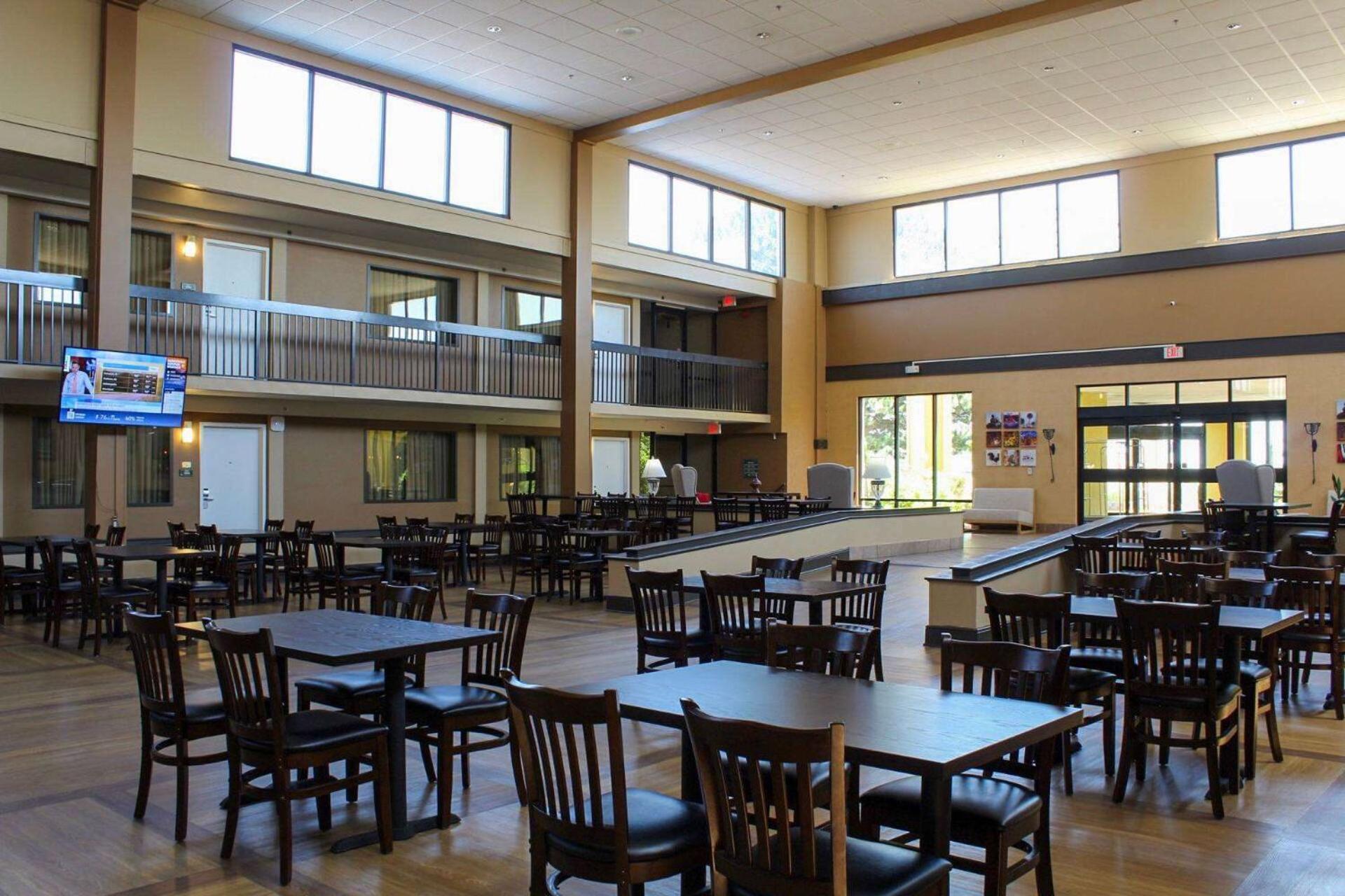 Ramada by Wyndham North Platte photo 6