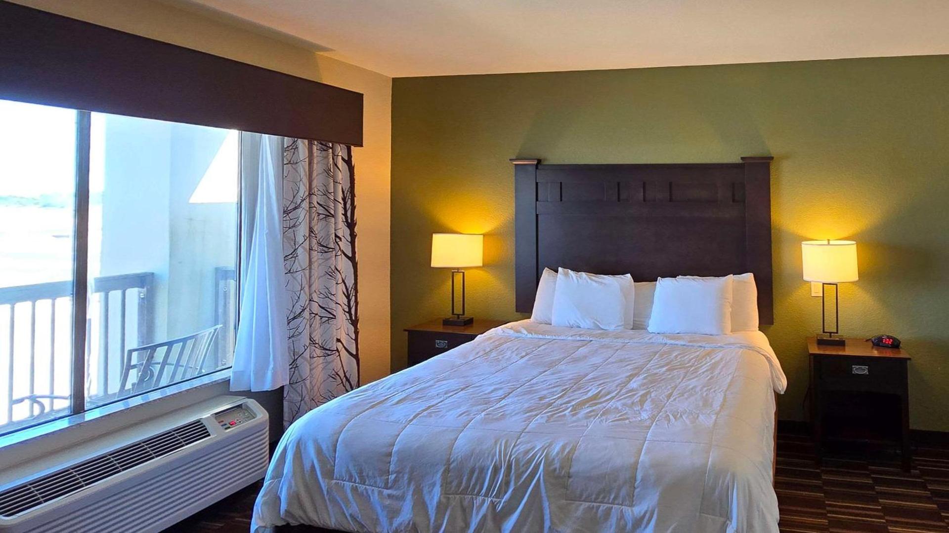 Comfort Inn & Suites Beeville photo 6