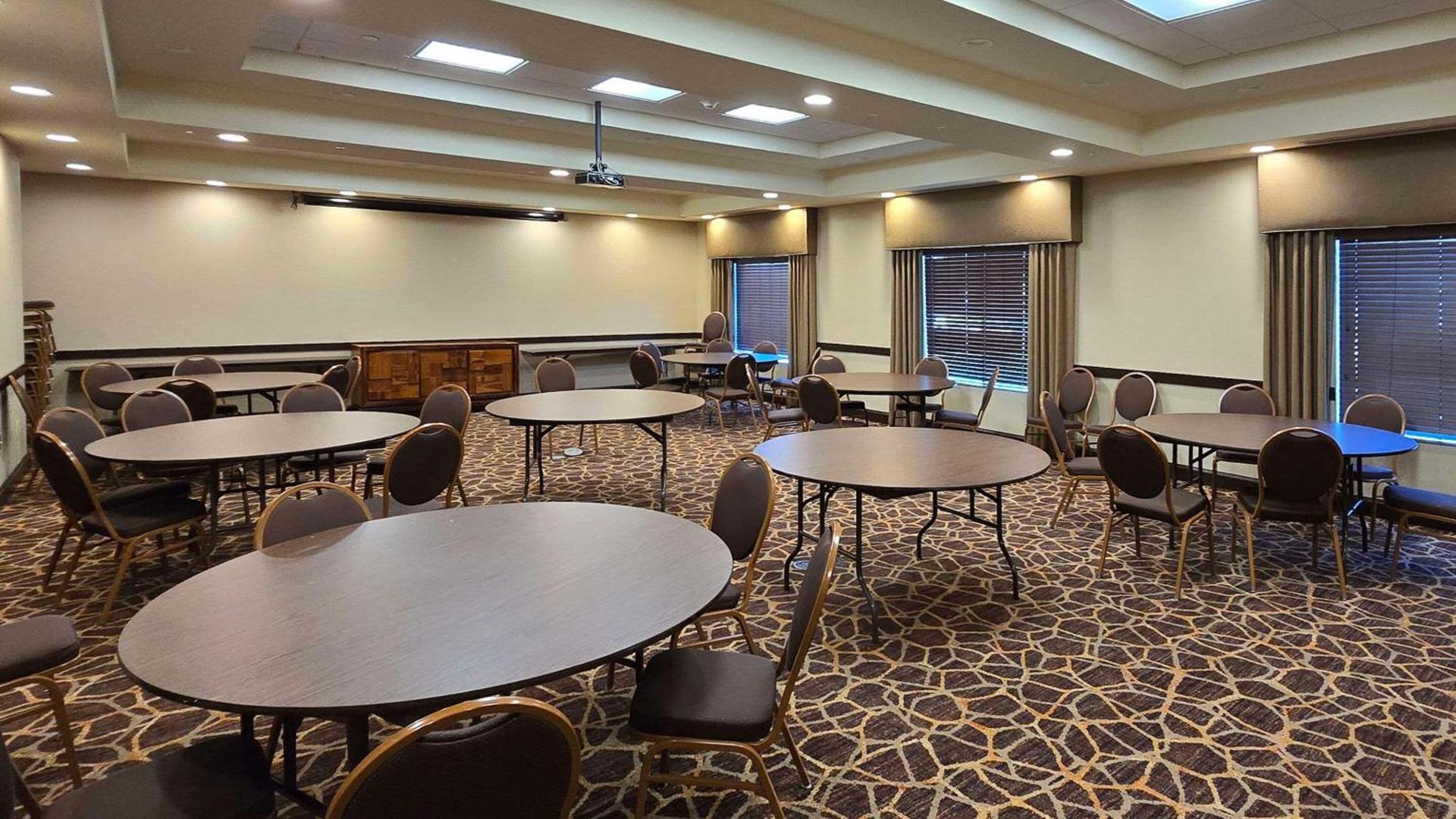 Comfort Inn & Suites Beeville photo 10