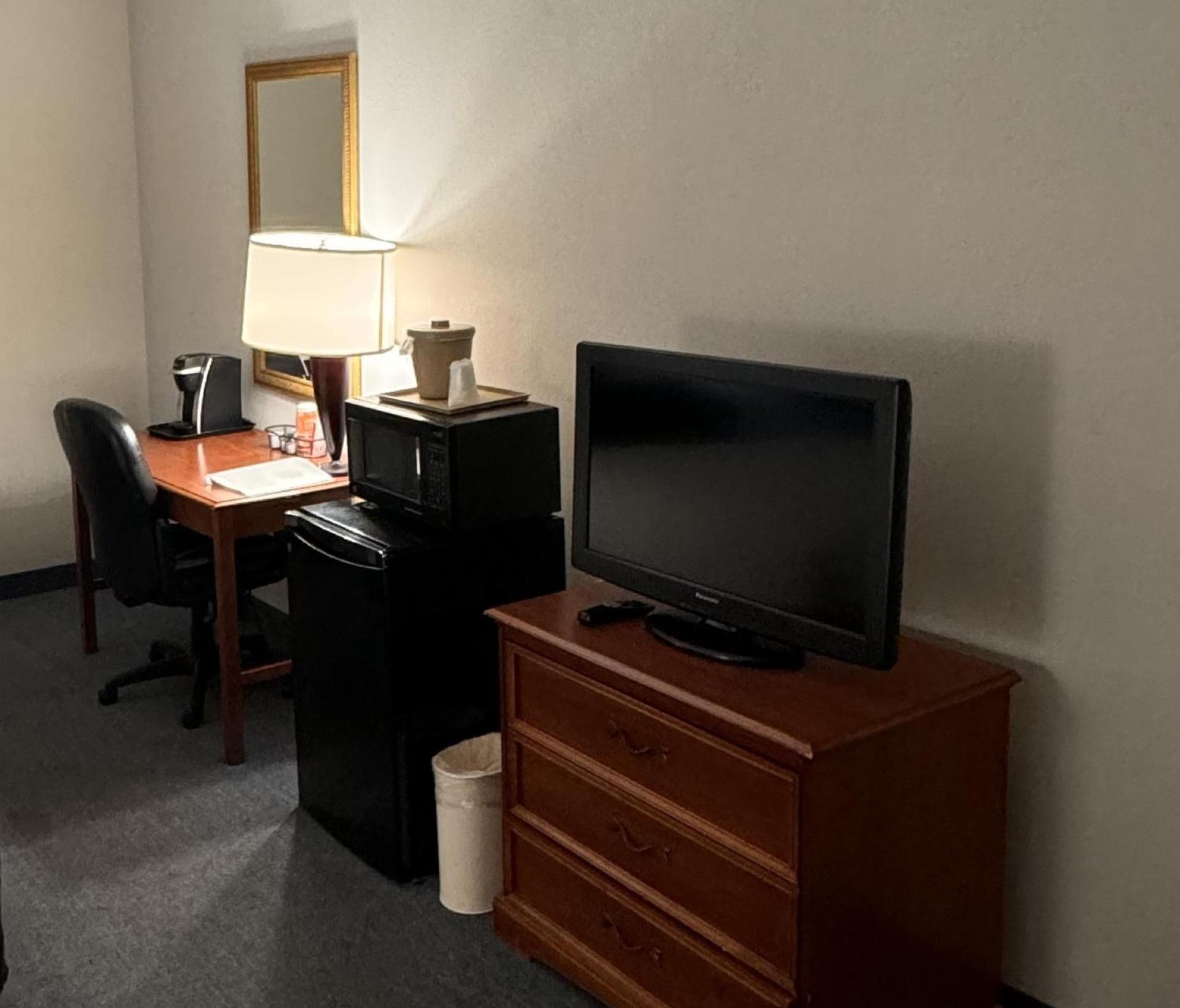 Clarion Inn Frederick Event Center photo 32