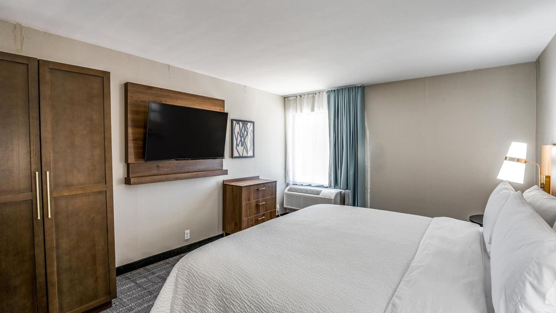 Staybridge Suites Dallas Market Ctr Love Field by IHG photo 83