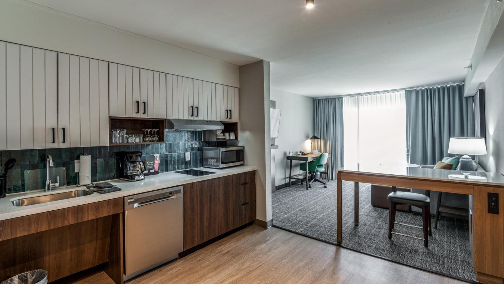 Staybridge Suites Dallas Market Ctr Love Field by IHG photo 79