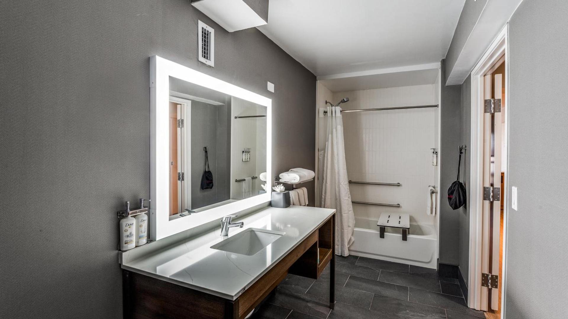 Staybridge Suites Dallas Market Ctr Love Field by IHG photo 55
