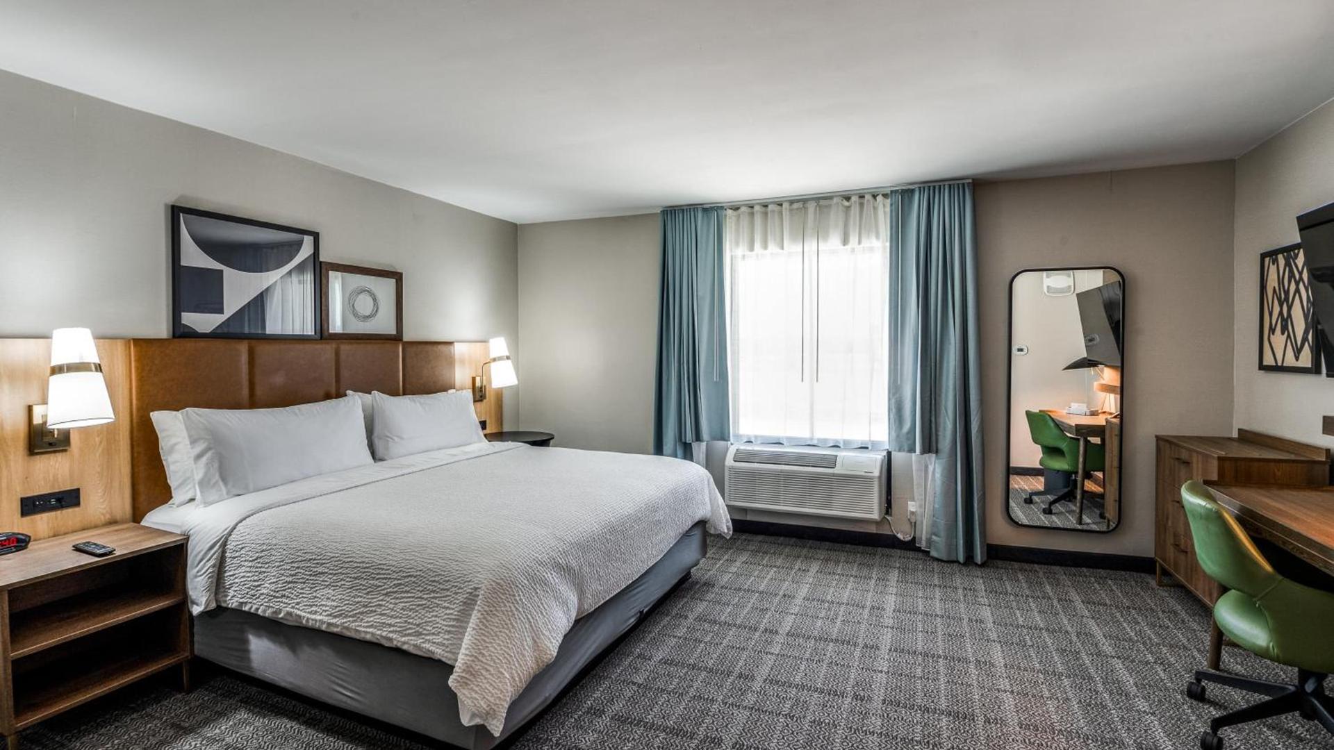 Staybridge Suites Dallas Market Ctr Love Field by IHG photo 77