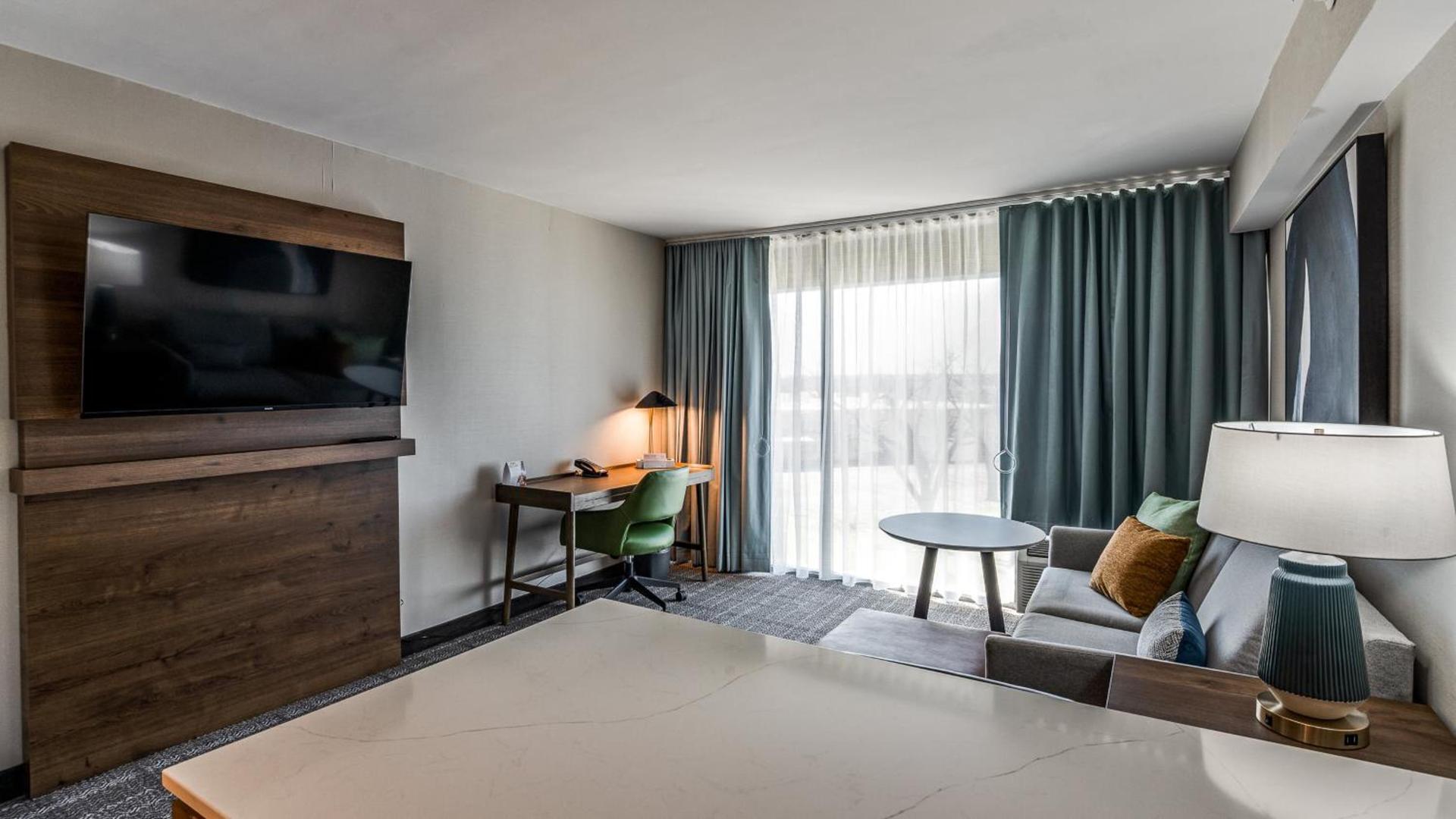 Staybridge Suites Dallas Market Ctr Love Field by IHG photo 78
