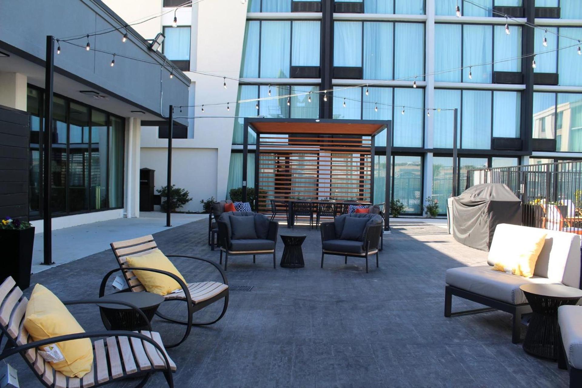 Staybridge Suites Dallas Market Ctr Love Field by IHG photo 82