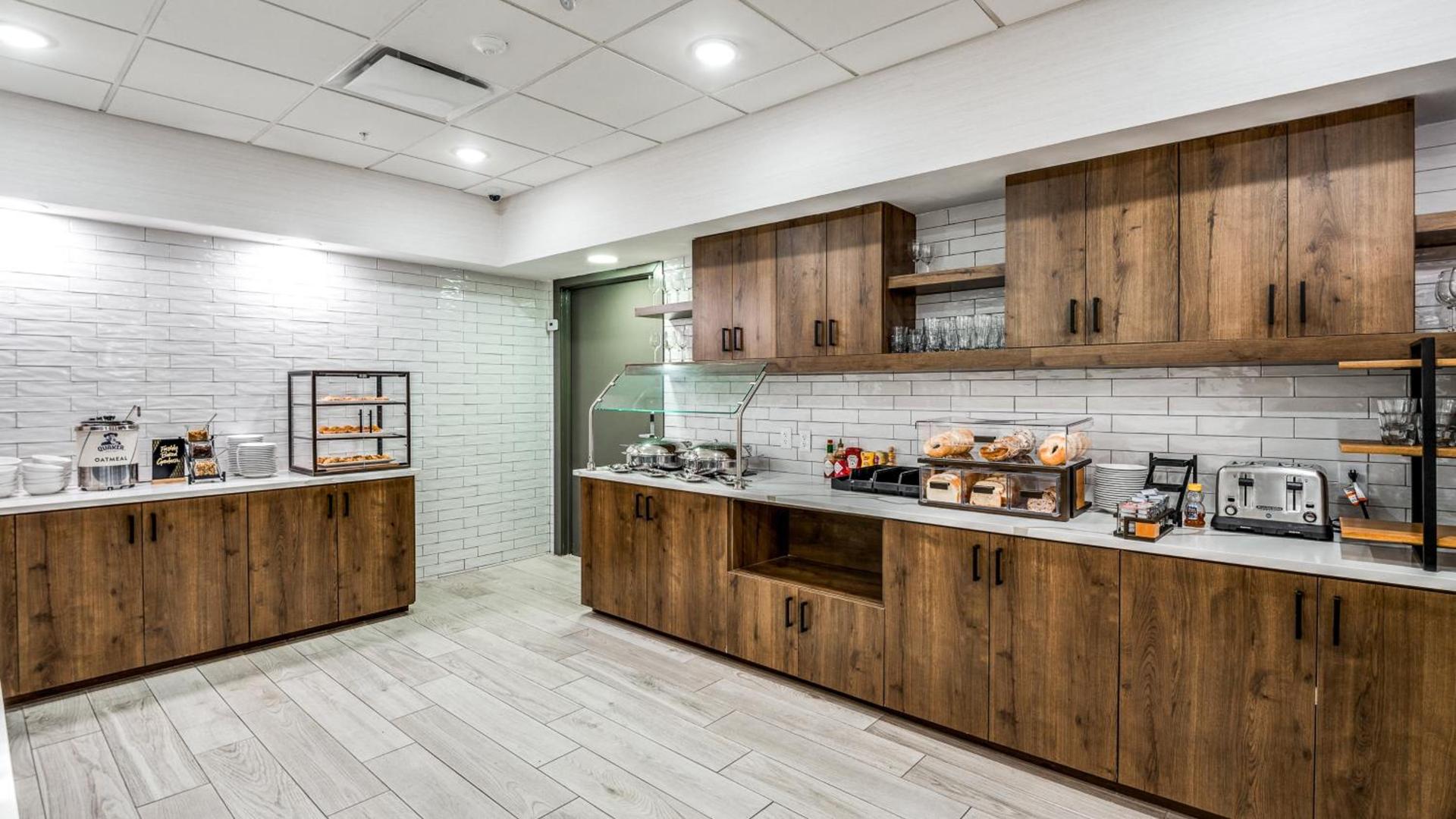 Staybridge Suites Dallas Market Ctr Love Field by IHG photo 92