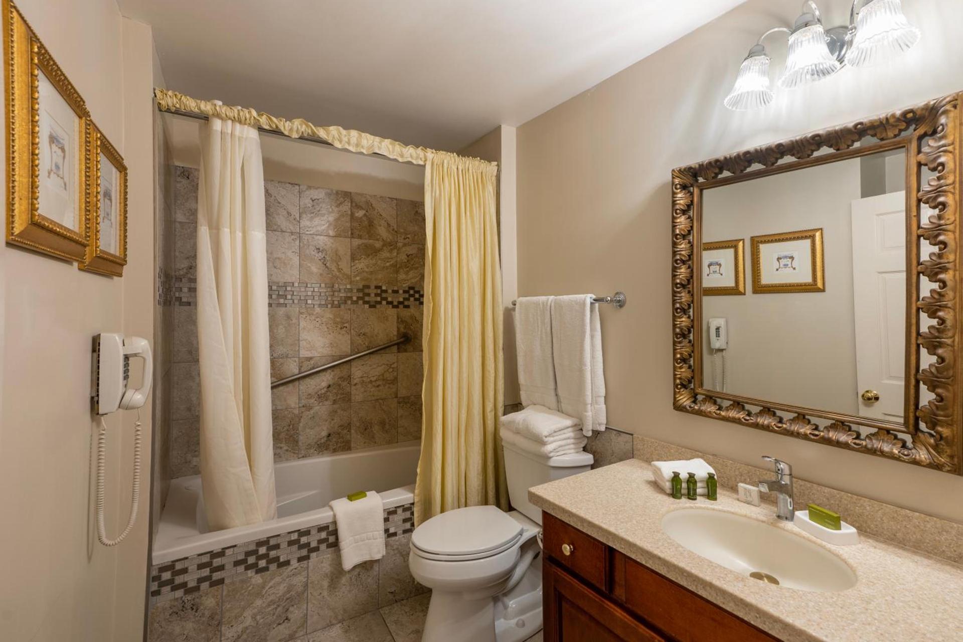 Quarter House Suites photo 26