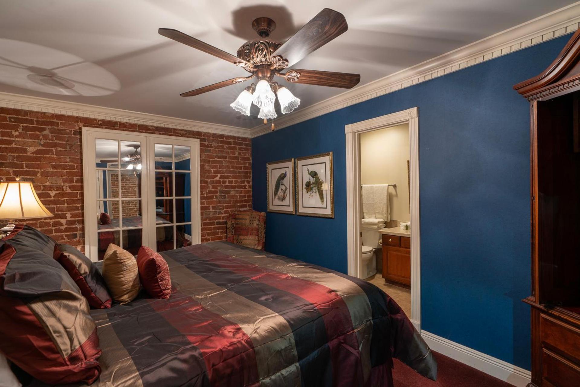 Quarter House Suites photo 7