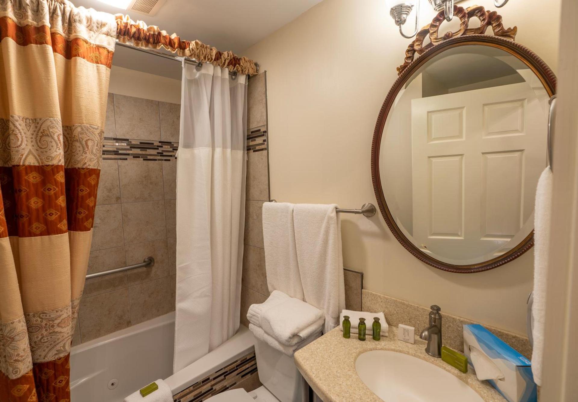 Quarter House Suites photo 27