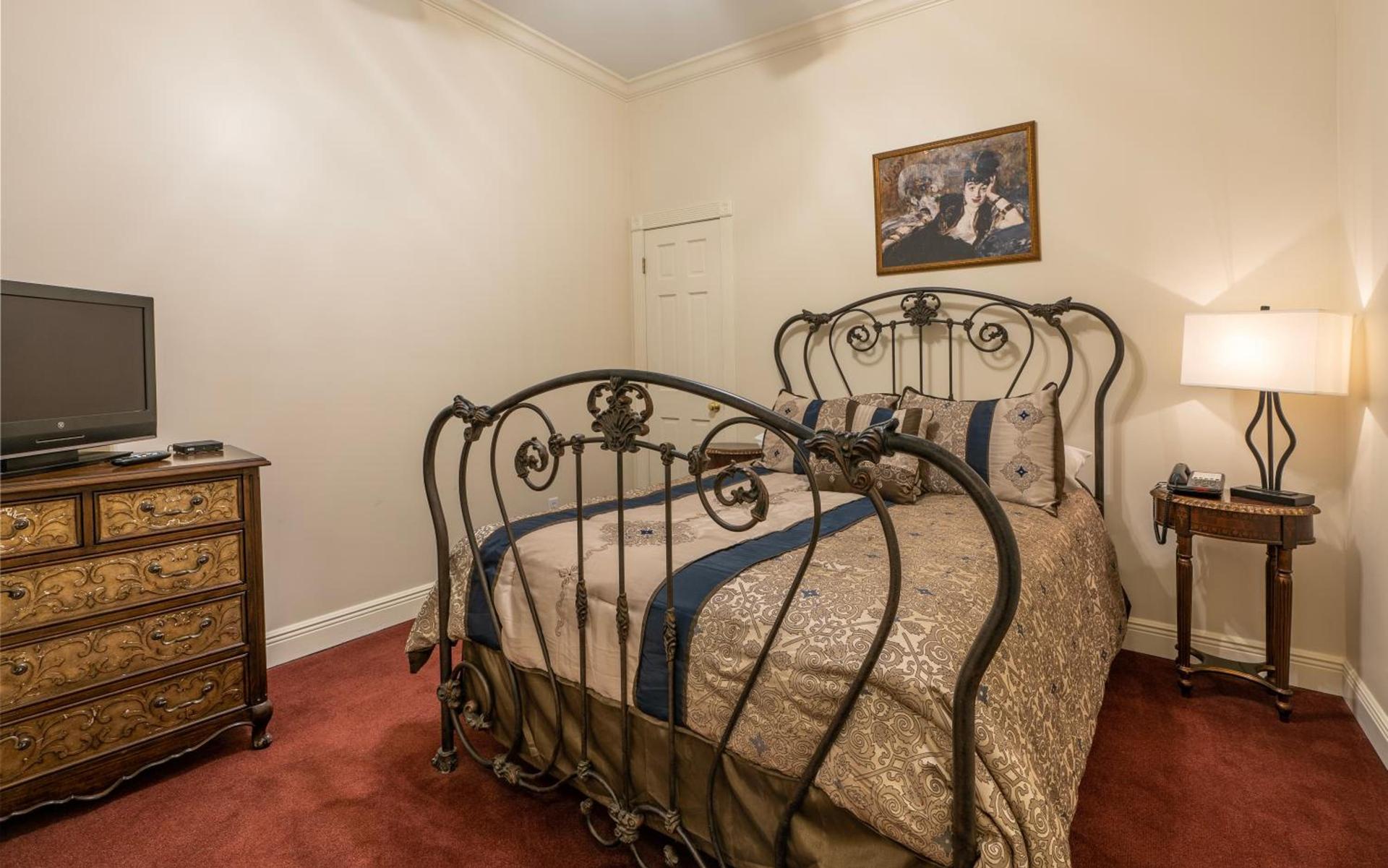 Quarter House Suites photo 12