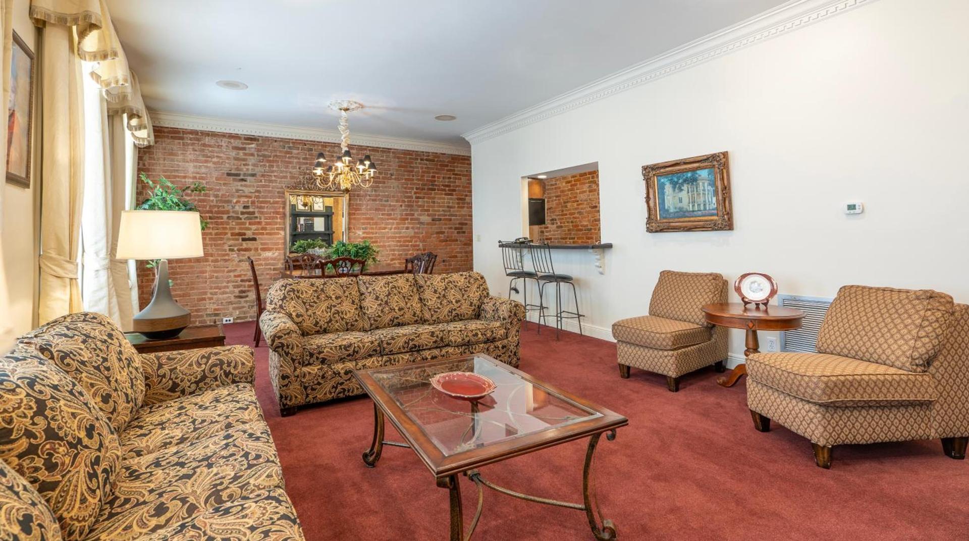 Quarter House Suites photo 10