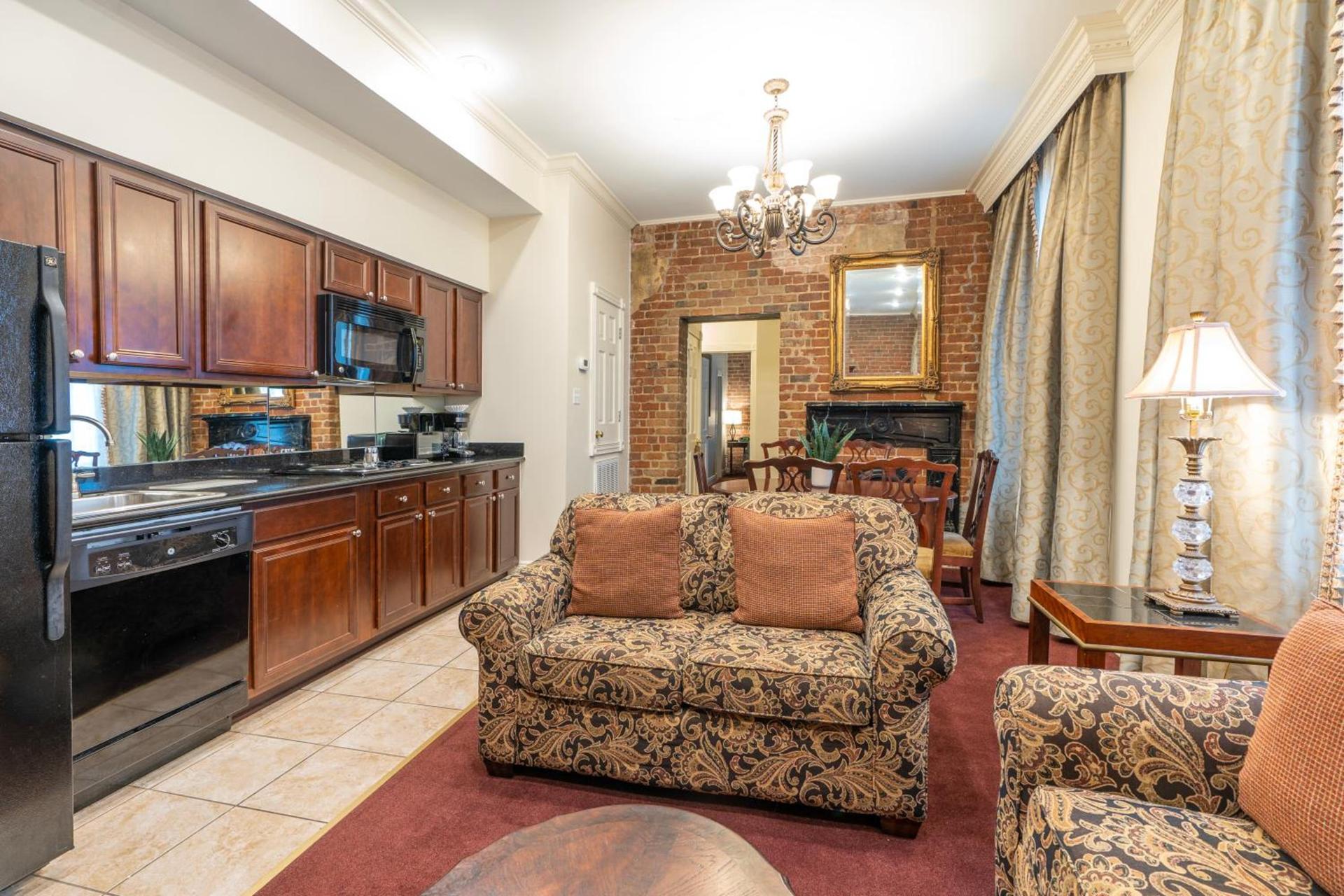 Quarter House Suites photo 11