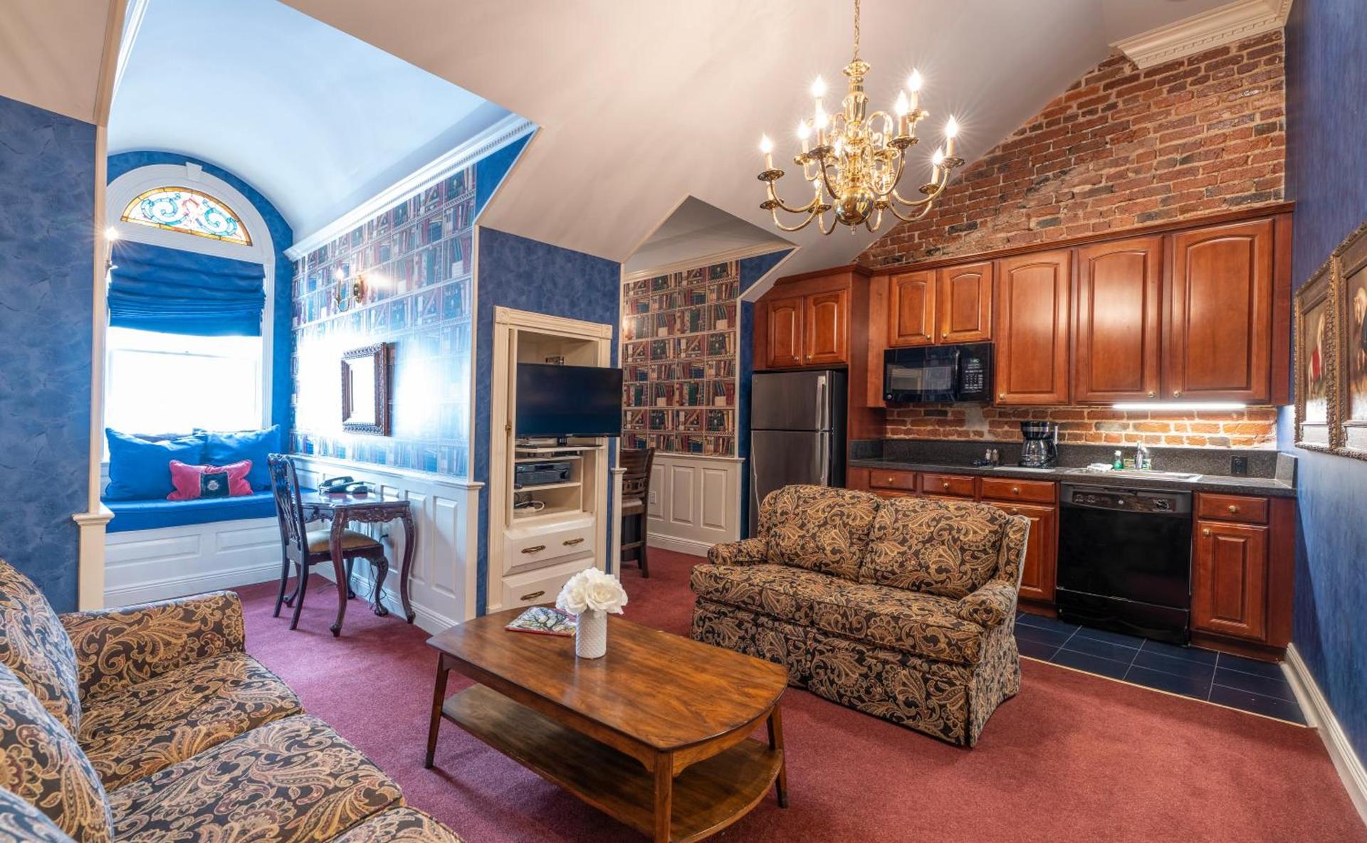 Quarter House Suites photo 15