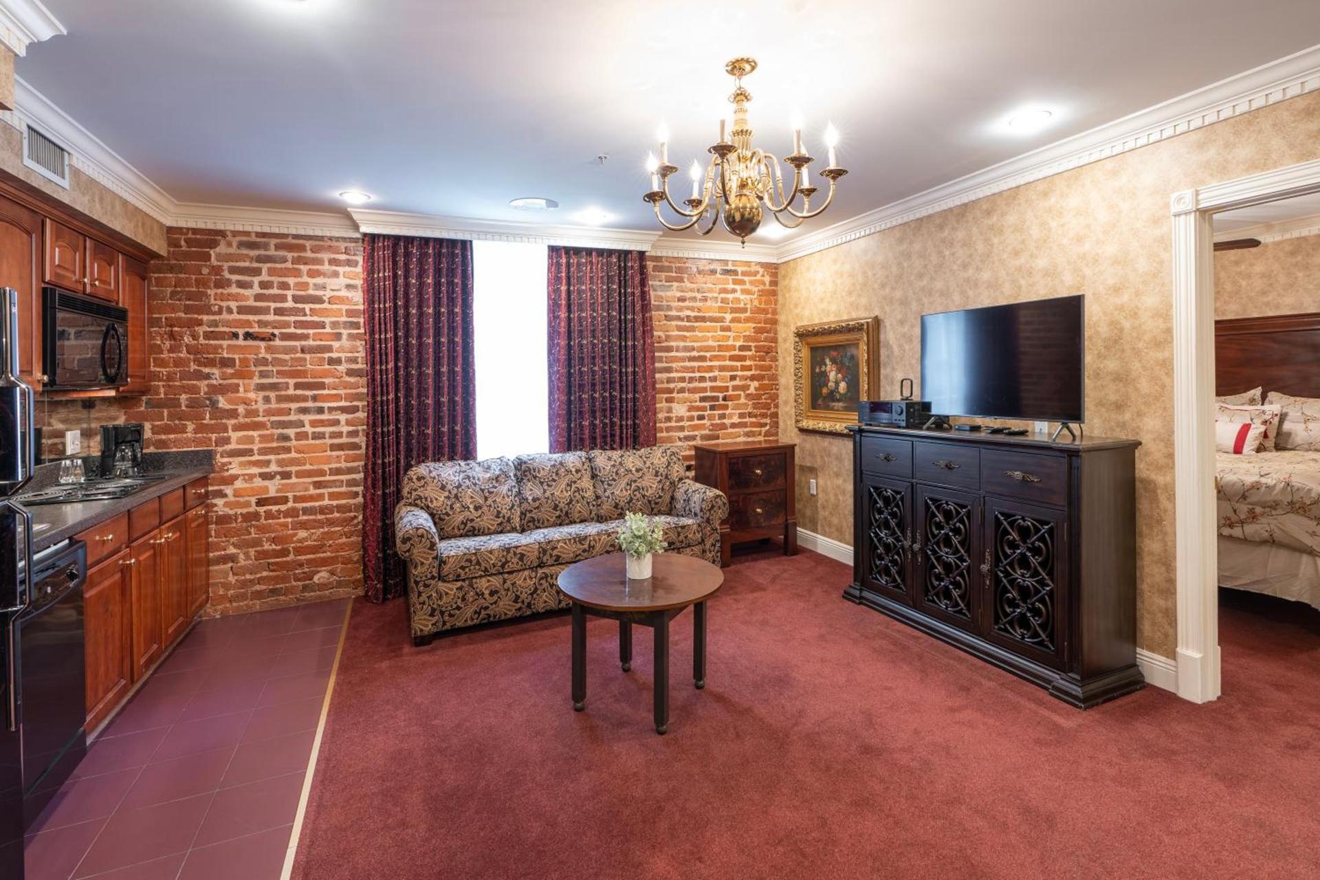 Quarter House Suites photo 16